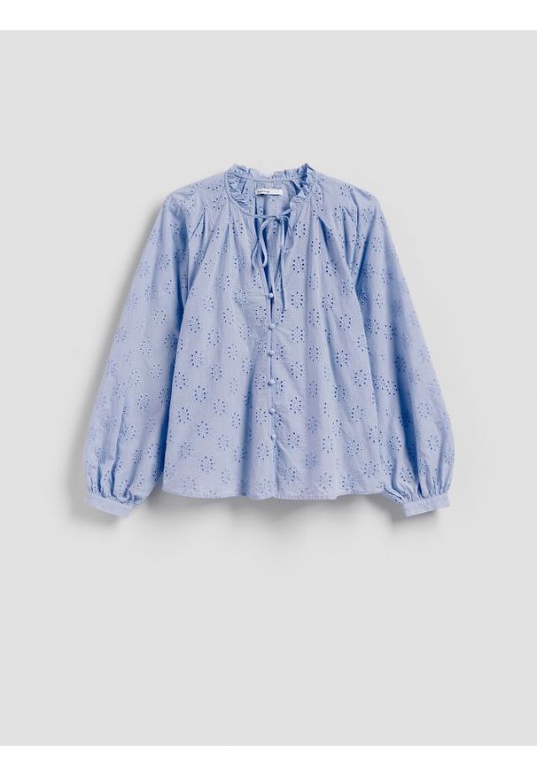 Reserved - Koszula z ażurowym wzorem - jasnoniebieski. Kolor: niebieski. Materiał: tkanina, bawełna. Wzór: ażurowy