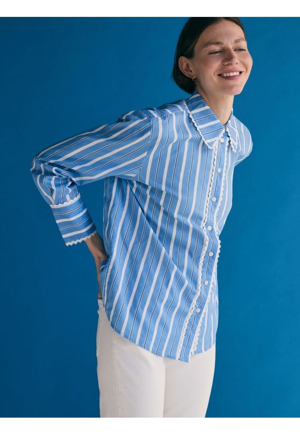 Reserved - Koszula w paski - jasnoniebieski. Kolor: niebieski. Materiał: tkanina, bawełna. Wzór: paski