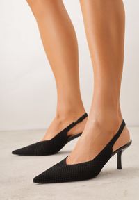 Renee - Czarne Sandały Slingback z Ażurową Cholewką i Szpiczastym Noskiem Beethovia. Okazja: na ślub cywilny, na wesele, na imprezę. Nosek buta: szpiczasty. Kolor: czarny. Materiał: jeans. Szerokość cholewki: normalna. Wzór: ażurowy. Styl: wizytowy #7