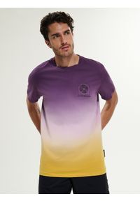 4f - 4F T-shirt relaxed z nadrukiem męski - fioletowy M. Okazja: na co dzień. Kolor: fioletowy. Materiał: materiał, bawełna, dzianina. Wzór: nadruk. Styl: casual #2
