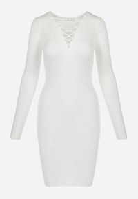 Born2be - Biała Sukienka z Prążkowanej Dzianiny z Ozdobnym Sznurowaniem Ashara. Kolor: biały. Materiał: dzianina, prążkowany #3