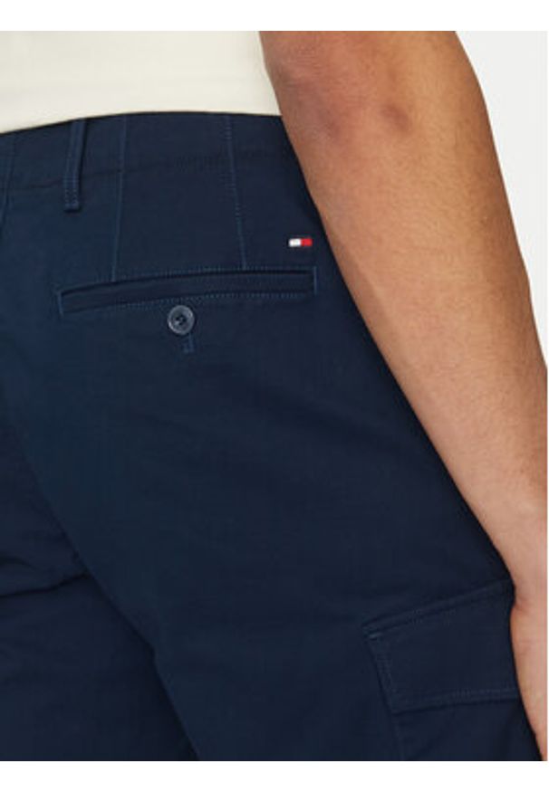 TOMMY HILFIGER - Tommy Hilfiger Szorty materiałowe John MW0MW31244 Granatowy Regular Fit. Kolor: niebieski. Materiał: bawełna