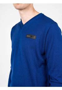 Plein Sport Sweter "Merino" | MPPS90181 | Mężczyzna | Niebieski. Okazja: na co dzień. Typ kołnierza: dekolt w serek. Kolor: niebieski. Materiał: wełna. Wzór: aplikacja. Styl: sportowy #4
