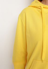Born2be - Żółta Bluza Zakładana przez Głowę z Kapturem i Kieszenią Typu Kangur Roveria. Typ kołnierza: kaptur. Kolor: żółty. Materiał: dzianina #5