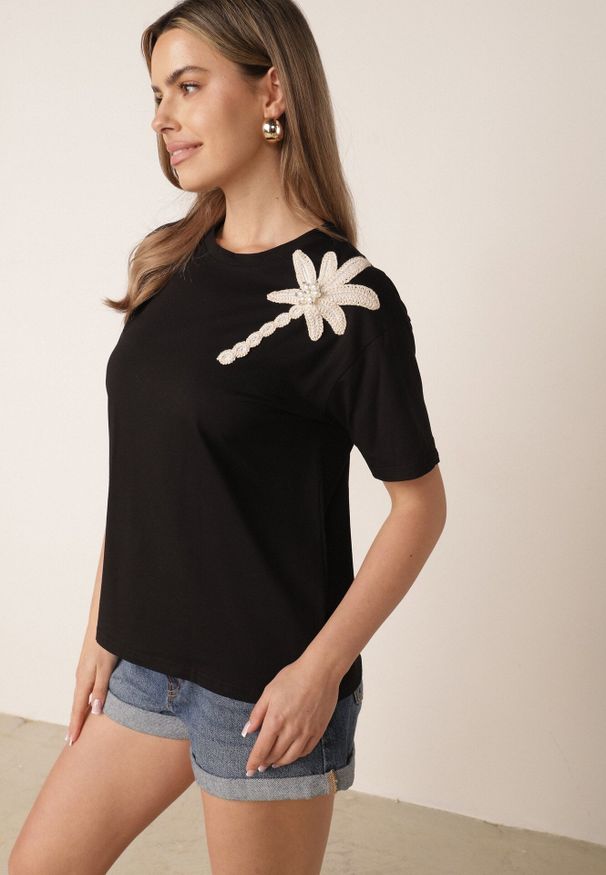 Born2be - Czarny Bawełniany T-shirt z Ozdobną Aplikacją z Perełek i Cyrkonii Haidea. Okazja: na co dzień. Kolor: czarny. Materiał: bawełna. Wzór: aplikacja. Styl: elegancki, casual