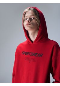 4f - Bluza dresowa nierozpinana z kapturem chłopięca. Okazja: na co dzień. Typ kołnierza: kaptur. Kolor: czerwony. Materiał: dresówka. Styl: casual #1