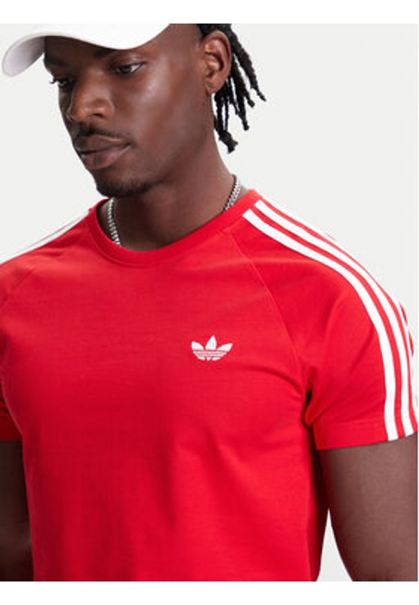 Adidas - adidas T-Shirt adicolor Trefoil JX1545 Czerwony Slim Fit. Kolor: czerwony. Materiał: bawełna
