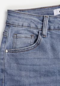 Renee - Niebieskie Jeansy Dzwony Bootcut High Waist z Bawełną Urilyss. Stan: podwyższony. Kolor: niebieski. Długość: krótkie. Sezon: wiosna. Styl: klasyczny #6