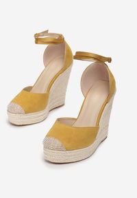 Renee - Żółte Sandały Lilopei. Nosek buta: okrągły. Zapięcie: klamry. Kolor: żółty. Obcas: na koturnie #4
