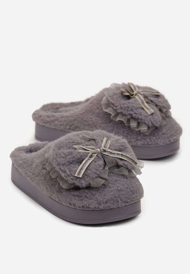 Born2be - Szare Kapcie Pluszowe z Kokardką Xaverna. Okazja: na co dzień. Kolor: szary. Materiał: dresówka. Styl: casual