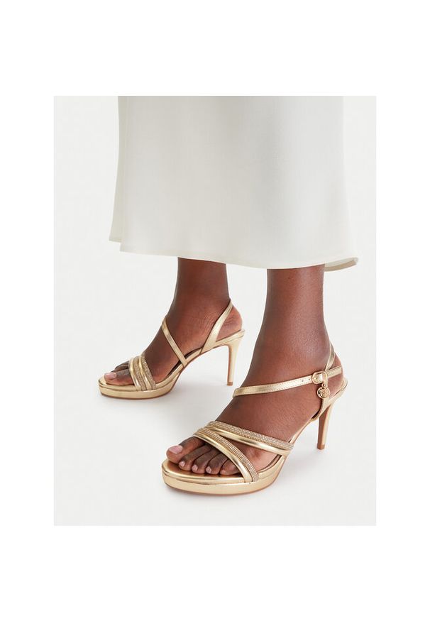 Sandały Nine West. Kolor: złoty