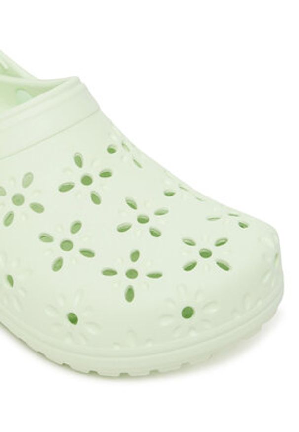 Crocs Klapki Classic Floral Cut-Out Clog 210927 Zielony. Kolor: zielony