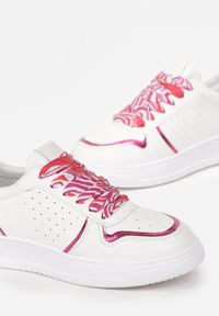 Renee - Biało-Różowe Sneakersy z Kolorowymi Sznurówkami i Metalicznymi Wstawkami Lania. Kolor: biały. Wzór: kolorowy #3