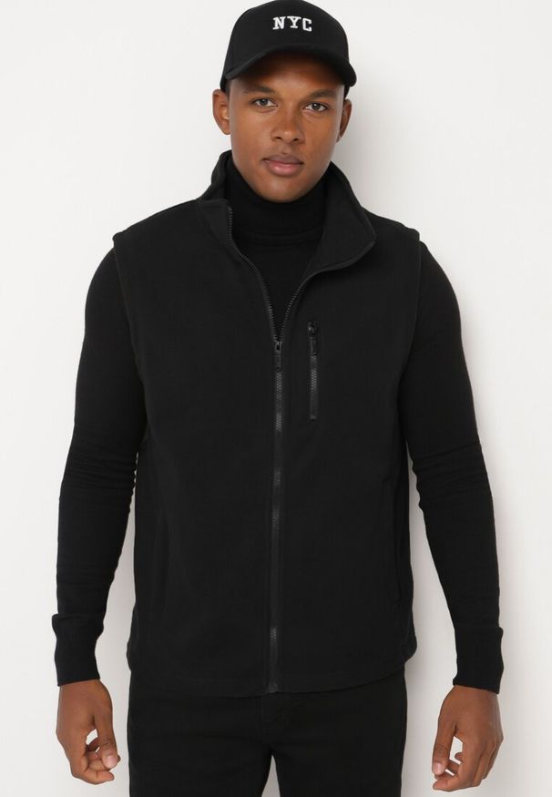 Born2be - Czarna Kamizelka z Półgolfem i Bawełną i Zasuwanymi Kieszeniami Linovira. Okazja: na co dzień. Kolor: czarny. Materiał: bawełna. Styl: elegancki, casual, klasyczny