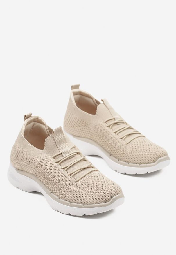 Renee - Beżowe Wsuwane Buty Sportowe Sneakersy z Imitacją Sznurówek Tatanoris. Okazja: na co dzień. Zapięcie: bez zapięcia. Kolor: beżowy. Materiał: jeans. Obcas: na obcasie. Wysokość obcasa: niski