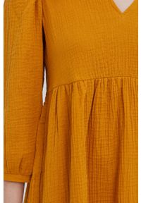 Answear Lab Sukienka kolor pomarańczowy mini rozkloszowana. Kolor: pomarańczowy. Materiał: tkanina. Wzór: gładki. Typ sukienki: rozkloszowane. Styl: wakacyjny. Długość: mini #6