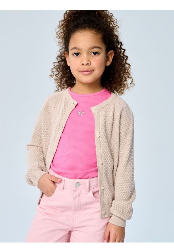 Sinsay - Bawełniany sweter z ozdobnymi guzikami - beżowy. Kolor: beżowy. Materiał: bawełna