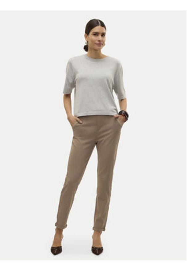 Vero Moda Chinosy Maya 10320549 Beżowy Regular Fit. Kolor: beżowy. Materiał: syntetyk