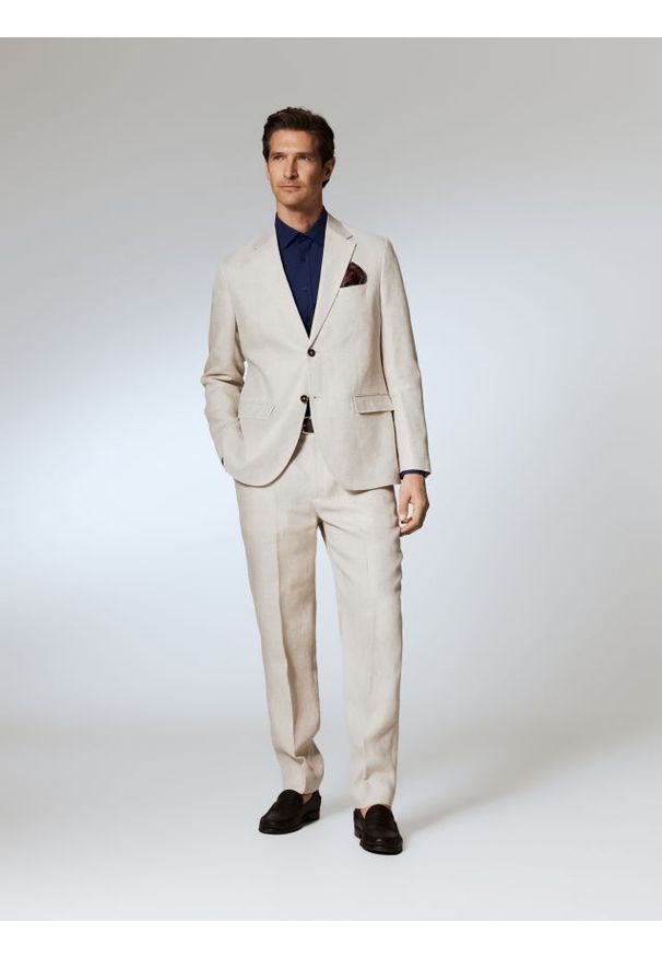 Reserved - Lniana marynarka regular fit - beżowy. Kolor: beżowy. Materiał: len