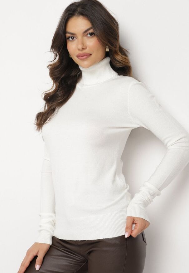 Born2be - Biały Golf Sweter z Wiskozą i Kaszmirem Zailaya. Okazja: na co dzień. Typ kołnierza: golf. Kolor: biały. Materiał: wiskoza, kaszmir. Styl: casual