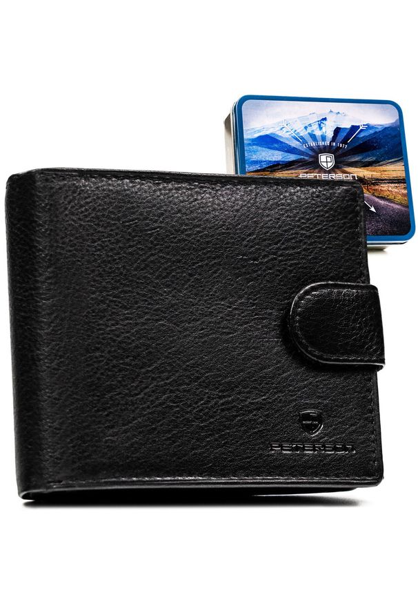 Poziomy, duży portfel męski ze skóry naturalnej w czarnym kolorze zamykany na zatrzask, w zestawie z brelokiem - Peterson. Kolor: czarny. Materiał: skóra