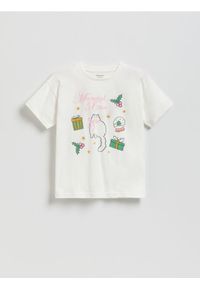 Reserved - Świąteczny t-shirt z nadrukiem - złamana biel. Materiał: bawełna. Wzór: nadruk. Styl: wizytowy