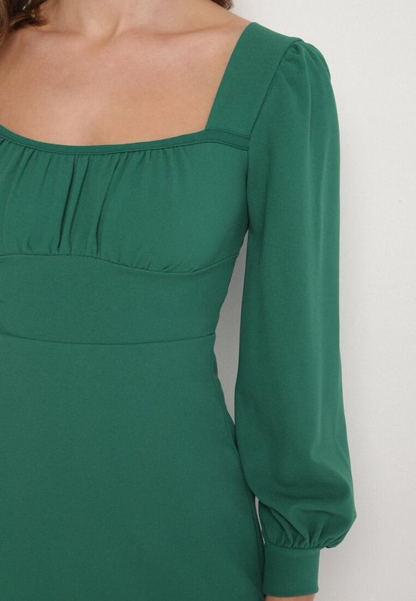 Born2be - Zielona Sukienka z Bufiastymi Rękawami i Kwadratowym Dekoltem Sopanielle. Okazja: na co dzień. Typ kołnierza: dekolt kwadratowy. Kolor: zielony. Materiał: skóra. Styl: klasyczny, casual