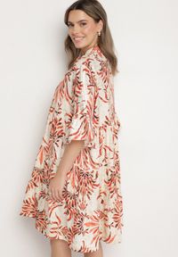 Born2be - Czerwona Rozkloszowana Sukienka z Lnem z Metalicznym Nadrukiem Filasenia. Okazja: na spacer. Typ kołnierza: kołnierz z falbankami, dekolt w kształcie V. Kolor: czerwony. Materiał: len. Wzór: nadruk. Sezon: lato. Styl: elegancki #4