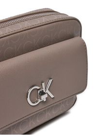 Calvin Klein Torebka Re Lock Camera K60K612676 Beżowy. Kolor: beżowy. Materiał: skórzane