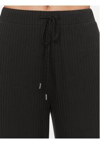 Guess Spodnie piżamowe O3BB01 KBXB2 Czarny Relaxed Fit. Kolor: czarny. Materiał: syntetyk #4
