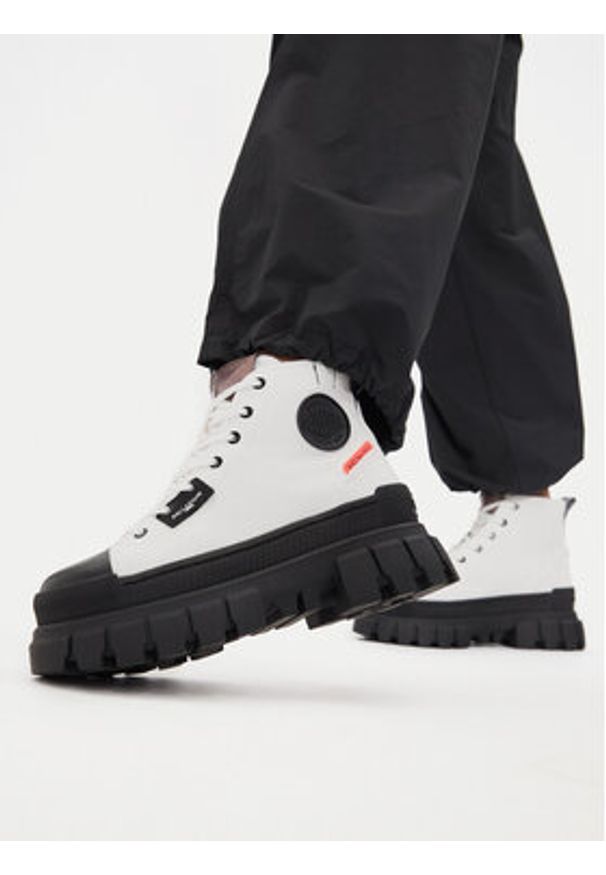 Palladium Trapery Revolt Hi Tx 97242-116-M Biały. Kolor: biały. Materiał: materiał