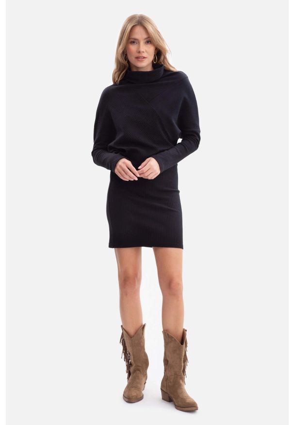 BeWear - Bawełniana ołówkowa sukienka z dzianiny zbluzowana czarna. Okazja: na co dzień. Kolor: czarny. Materiał: dzianina, bawełna. Typ sukienki: ołówkowe. Styl: casual