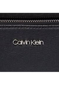Calvin Klein Torebka Ck Must Camera Bag Lg Epi Mono K60K609895 Czarny. Kolor: czarny. Materiał: skórzane