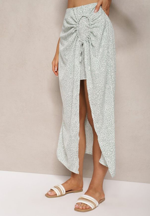 Renee - Jasnozielona Spódnica Arresine. Okazja: na co dzień. Kolor: zielony. Materiał: jedwab. Wzór: aplikacja. Styl: casual, elegancki