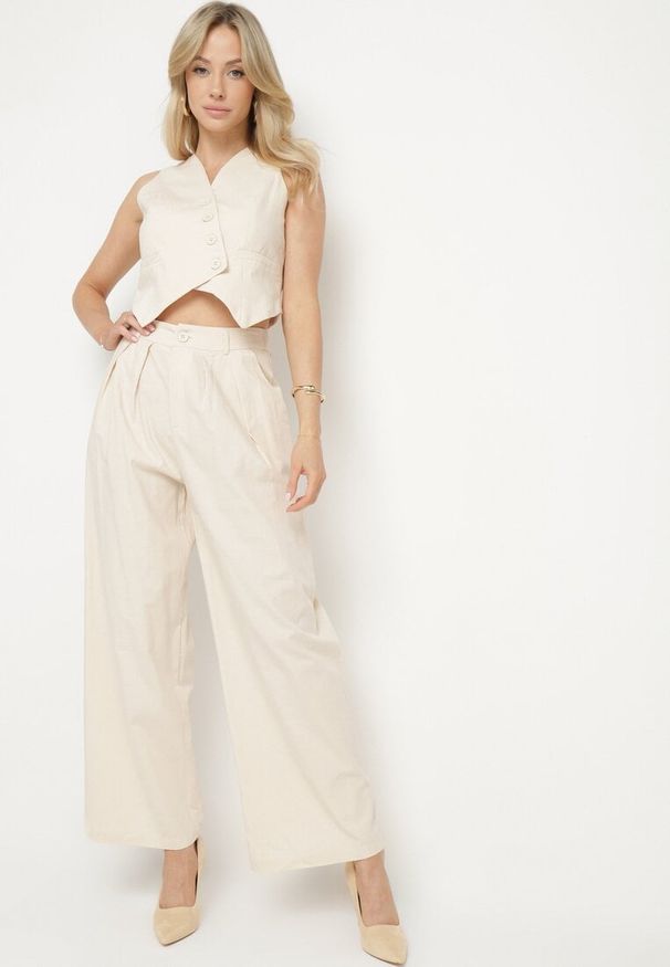 Born2be - Beżowy Komplet Garniturowy z Bawełną i Wiskozą Spodnie i Kamizelka Polvivi. Kolor: beżowy. Materiał: bawełna, wiskoza. Wzór: jednolity