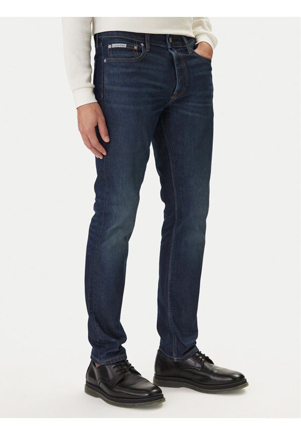 Calvin Klein Jeans Jeansy LV04RD740G Granatowy Slim Fit. Kolor: niebieski