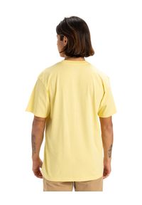 Quiksilver - Koszulka z krótkim rękawem dla Mężczyzn FINELINE Żółty. Kolor: żółty. Materiał: materiał, bawełna. Długość rękawa: krótki rękaw. Długość: krótkie