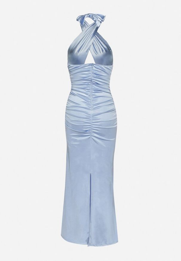 Born2be - Jasnoniebieska Satynowa Sukienka Wiązana na Szyi z Wycięciem pod Biustem i Różyczką Roneza. Kolor: niebieski. Materiał: satyna. Styl: elegancki