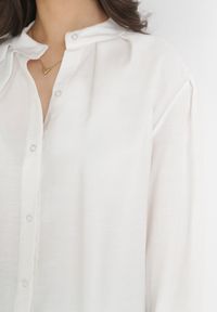 Born2be - Biała Koszula z Plisowanymi Rękawami Yelia. Kolor: biały. Styl: elegancki