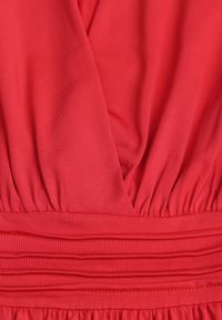 Born2be - Czerwona Rozkloszowana Sukienka z Wiskozą o Kopertowym Kroju Selwenna. Okazja: na co dzień. Typ kołnierza: dekolt w kształcie V. Kolor: czerwony. Materiał: wiskoza. Typ sukienki: kopertowe. Styl: casual #4