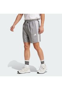 Adidas - Szorty Essentials 3-Stripes Chelsea. Kolor: szary, biały, wielokolorowy. Materiał: materiał. Sport: fitness