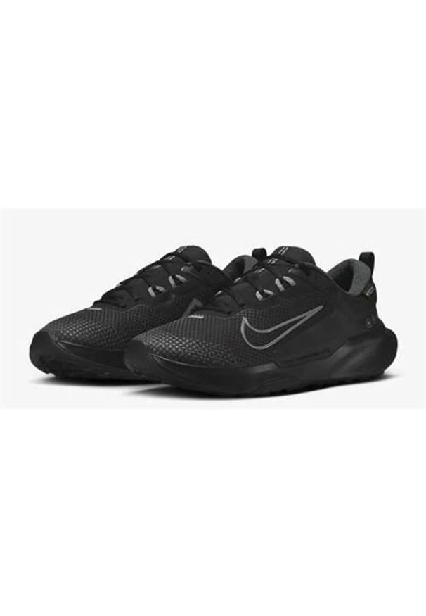 Buty do chodzenia męskie Nike Juniper Trail 2 Gtx. Zapięcie: sznurówki. Kolor: czarny. Materiał: materiał. Szerokość cholewki: normalna. Sport: turystyka piesza