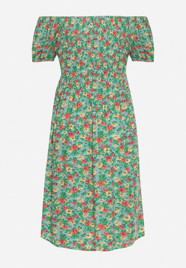 Born2be - Jasnozielona Sukienka z Wiskozy w Kwiaty z Hiszpańskim Dekoltem Latiana. Okazja: na co dzień. Kolor: zielony. Materiał: wiskoza. Wzór: kwiaty. Sezon: lato. Styl: elegancki, casual