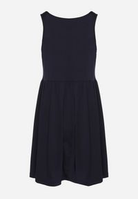 Born2be - Granatowa Sukienka o Rozkloszowanym Kroju na Szerokich Ramiączkach z Guzikami Jenovira. Okazja: na co dzień. Kolor: niebieski. Długość rękawa: na ramiączkach. Styl: casual #4