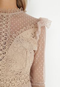Born2be - Beżowa Sukienka z Koronką i Tiulem Nemila. Okazja: na co dzień. Typ kołnierza: dekolt w łódkę. Kolor: beżowy. Materiał: tiul, koronka. Wzór: koronka. Typ sukienki: proste. Styl: casual #4