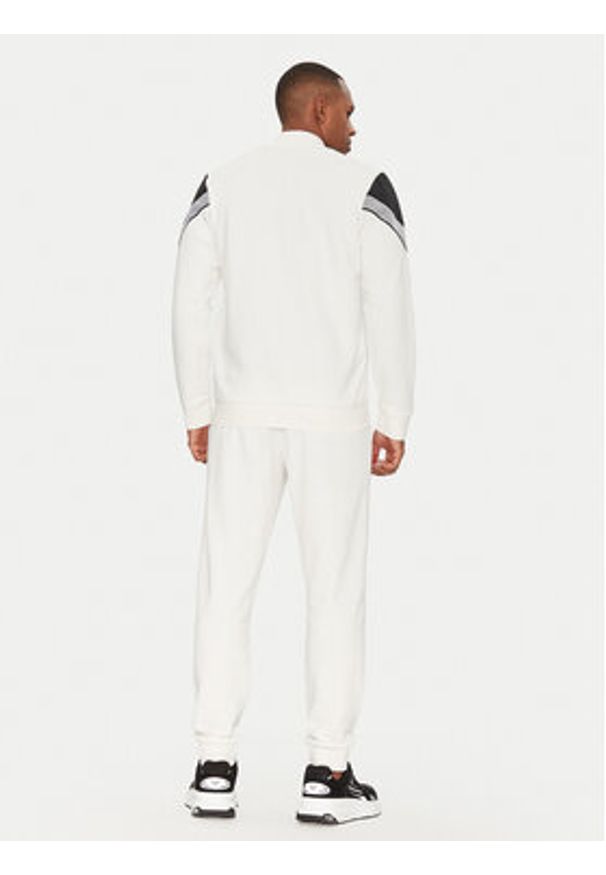 EA7 Emporio Armani Dres 7M000268 AF12451 U0005 Biały Regular Fit. Kolor: biały. Materiał: bawełna