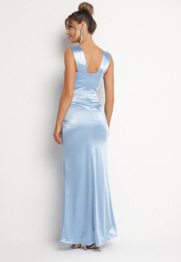 Born2be - Jasnoniebieska Dopasowana Sukienka Satynowa na Ramiączkach z Drapowaniem Lisamarea. Kolor: niebieski. Materiał: satyna. Długość rękawa: na ramiączkach. Styl: klasyczny