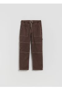 Reserved - Bawełniane spodnie z przeszyciami - ciemnobrązowy. Kolor: brązowy. Materiał: bawełna #1