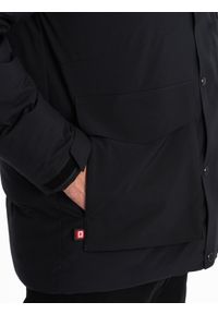 Ombre Clothing - Zimowa kurtka męska z odpinanym kapturem i kieszeniami cargo - czarna V3 OM-JAHP-0152 - XXL. Kolor: czarny. Materiał: poliester. Sezon: zima #11