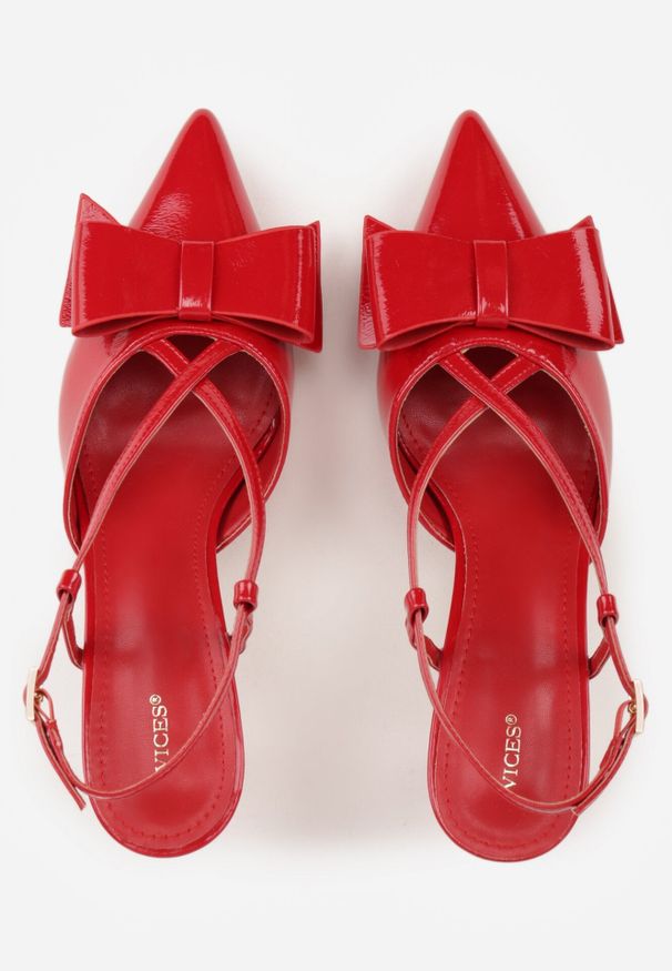Born2be - Czerwone Eleganckie Szpilki VICES z Ozdobną Kokardą Adrelena. Nosek buta: szpiczasty. Zapięcie: sprzączka. Kolor: czerwony. Wzór: aplikacja. Materiał: skóra, lakier. Sezon: lato. Obcas: na szpilce. Styl: elegancki. Wysokość obcasa: średni